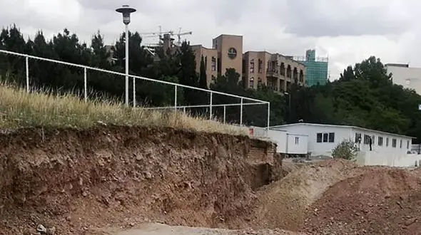 گودبرداری در حریم تنها ایستگاه هواشناسی مرکز تهران

