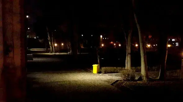 امنیت تهران در خطر است / تمامی خیابان ها و بزرگراه های پایتخت شب نور ندارند / وزارت نیرو مراقب سلامت عابران پیاده نیست! + فیلم