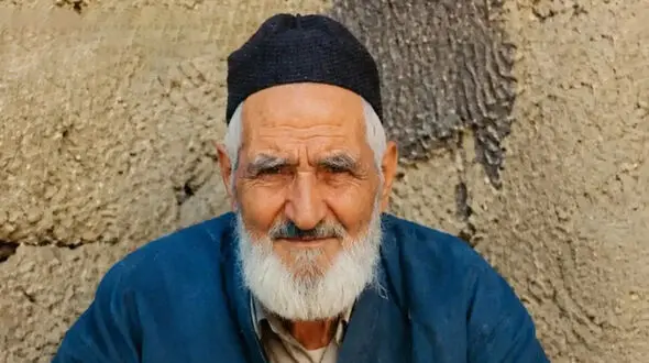 کل اسمال ایزی؛ مردی با ۱۳۰ سال عمر و ۲۷۰ فرزند و نواده!