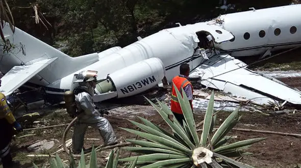 نصف شدن هواپیما در فرودگاه  هندوراس+ عکس 