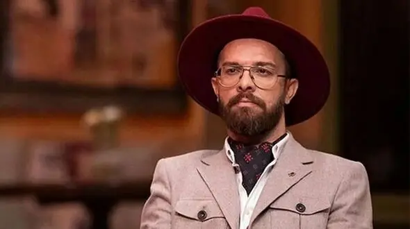 فیلم / خوانندگی بی نظیر مجتبی شفیعی با آهنگ مهر و علی و زهرا از ناصر عبداللهی/ باز بیا نقره بکوب طلا بریز