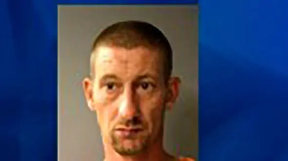 این مرد خانه زن سابقش را به آتش کشید +عکس