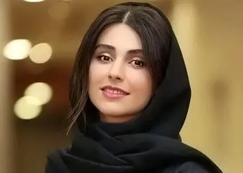 نگاهی به خلاقیت منحصر به فرد لاله مرزبان برای عکاسی روبروی برج ایفل/ متین، باوقار و باحجاب+عکس