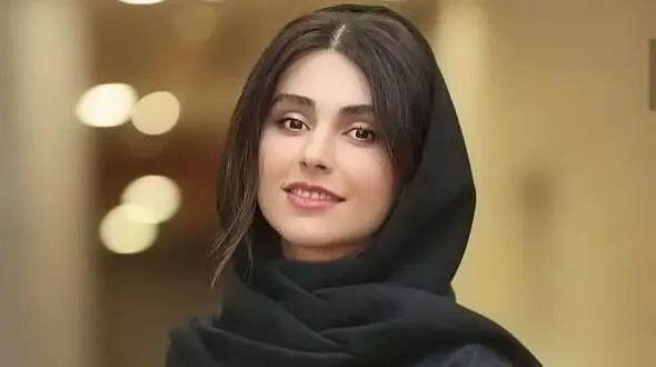 نگاهی به خلاقیت منحصر به فرد لاله مرزبان برای عکاسی روبروی برج ایفل/ متین، باوقار و باحجاب+عکس