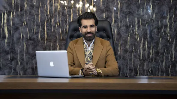 از ظرفشویی به درآمد میلیاردی رسیدم/ رکورد فروش آنلاین کشور در دست من است