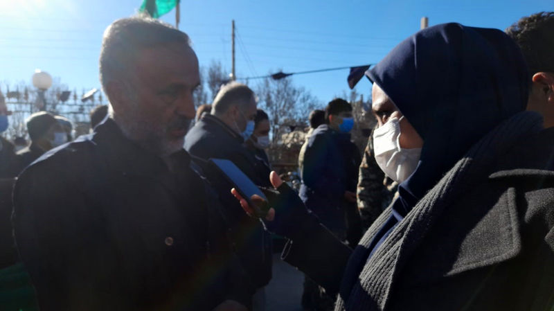 با گذشت 3 سال سالن ورزشی روستای ولی آباد بویین زهرا نیمه کاره رها شده است