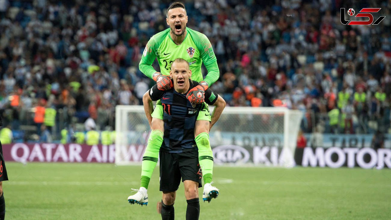 دسته گل جالب بازیکن کرواسی بعد از بازی مقابل دانمارک + عکس