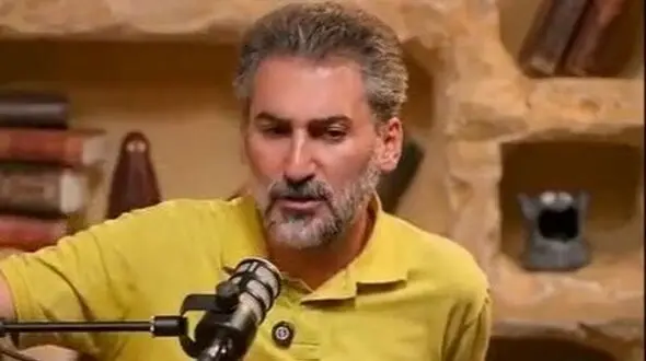 فیلم / وحید آقاپور : همسرم دوست دخترم بود .../ قبل دانشگاه هیچ رابطه ای با دختر خانوم ها نداشتم ...  عاشق خانومم در دانشگاه شدم و ... ازدواجمان ...