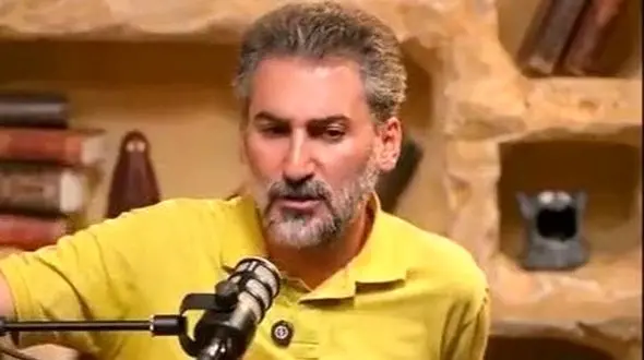 فیلم / وحید آقاپور : همسرم دوست دخترم بود .../ قبل دانشگاه هیچ رابطه ای با دختر خانوم ها نداشتم ...  عاشق خانومم در دانشگاه شدم و ... ازدواجمان ...