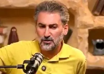 فیلم / وحید آقاپور : همسرم دوست دخترم بود .../ قبل دانشگاه هیچ رابطه ای با دختر خانوم ها نداشتم ...  عاشق خانومم در دانشگاه شدم و ... ازدواجمان ...