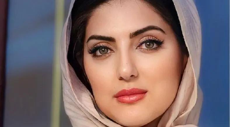 فیلم / تیپ و استایل درخشان هلیا امامی ، شیدا یوسفی و نعیمه نظام‌دوست در اکران «آرزوهای چپکی» / خانم بازیگران با تیپ رنگارنگ حاضر شدند