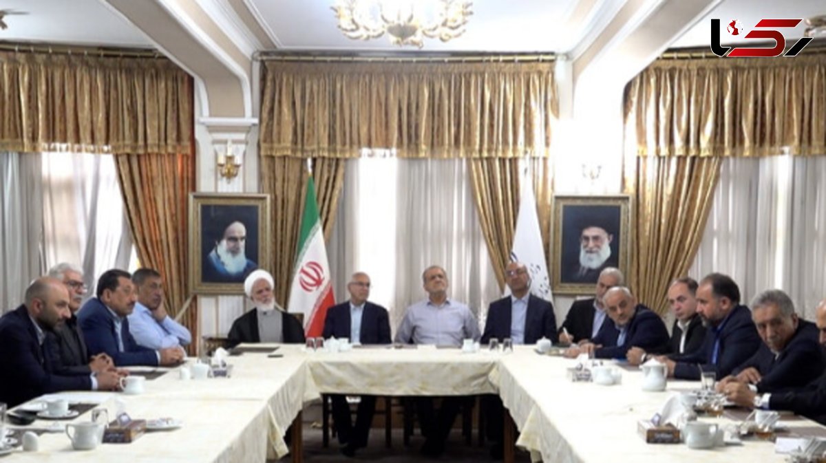 رئیسجمهور در اتاق بازرگانی کرمانشاه / اختیارات استانداران باید افزایش یابد