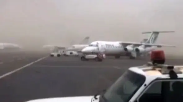 فیلم لحظه توفان در فرودگاه مهرآباد تهران