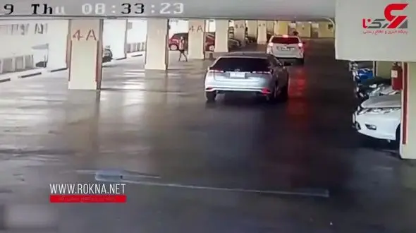 راننده زن ناشی خودرو لوکس را بین زمین و هوا پارک کرد !+فیلم