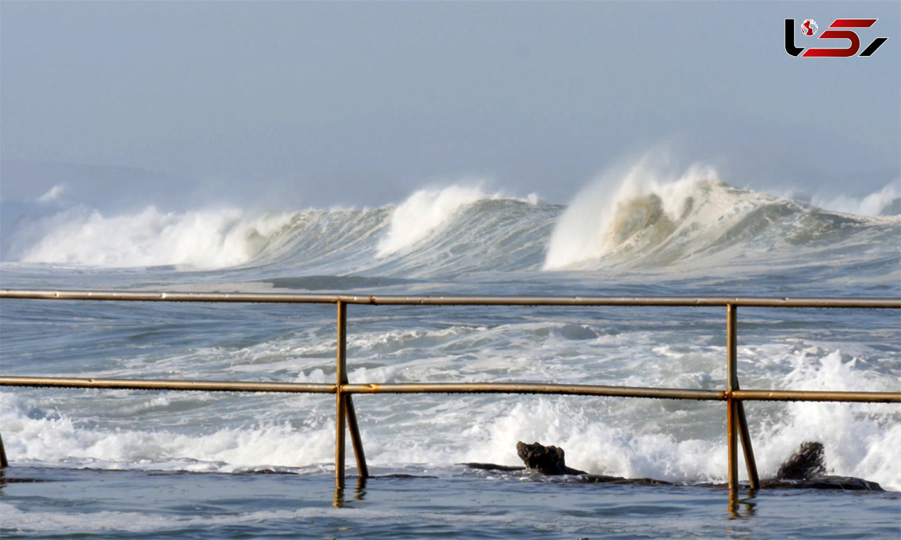 عکس ارتفاع خوفناک موج در ساحل چابهار/ یک سونامی کوچک