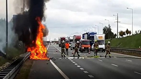 مرگ وحشتناک زن جوان پس از آتش گرفتن و برخورد شدید +فیلم