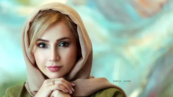 نگاهی به چیدمان مجلل و کلاسیک خانه های شبنم قلی‌خانی در دبی و تهران ! /از فرش اصیل ایرانی تا درخت کریسمس