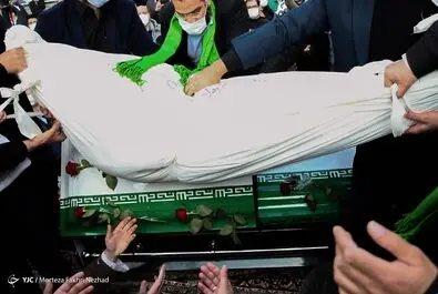  مراسم تشییع شهید فخری زاده با حضور فرماندهان عالی نیرو‌های مسلح صبح دوشنبه ۱۰ آذر ۱۳۹۹ در ستاد وزارت دفاع‎ برگزار شد. 