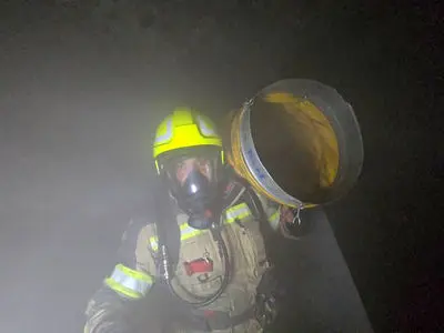 معجزه در خیابان 12  فروردین / 24 نفر از زیر خاکستر بیرون آمدند + فیلم