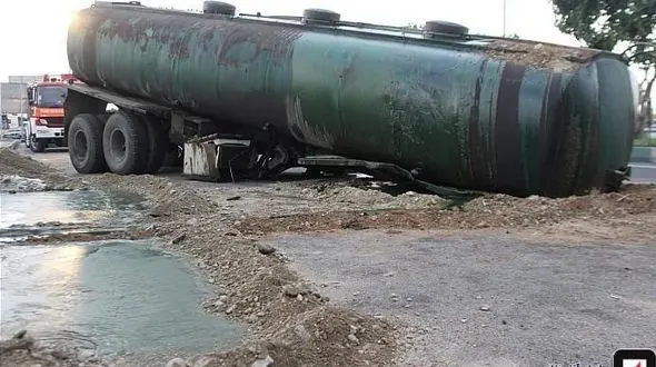 جاری شدن 27 هزار لیتر روغن در بزرگراه لشگری + عکس 