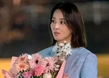 عکس/ سفر در زمان /  امضا دادن «سوسانو» به یک هوادار در پشت صحنه سریال جومونگ