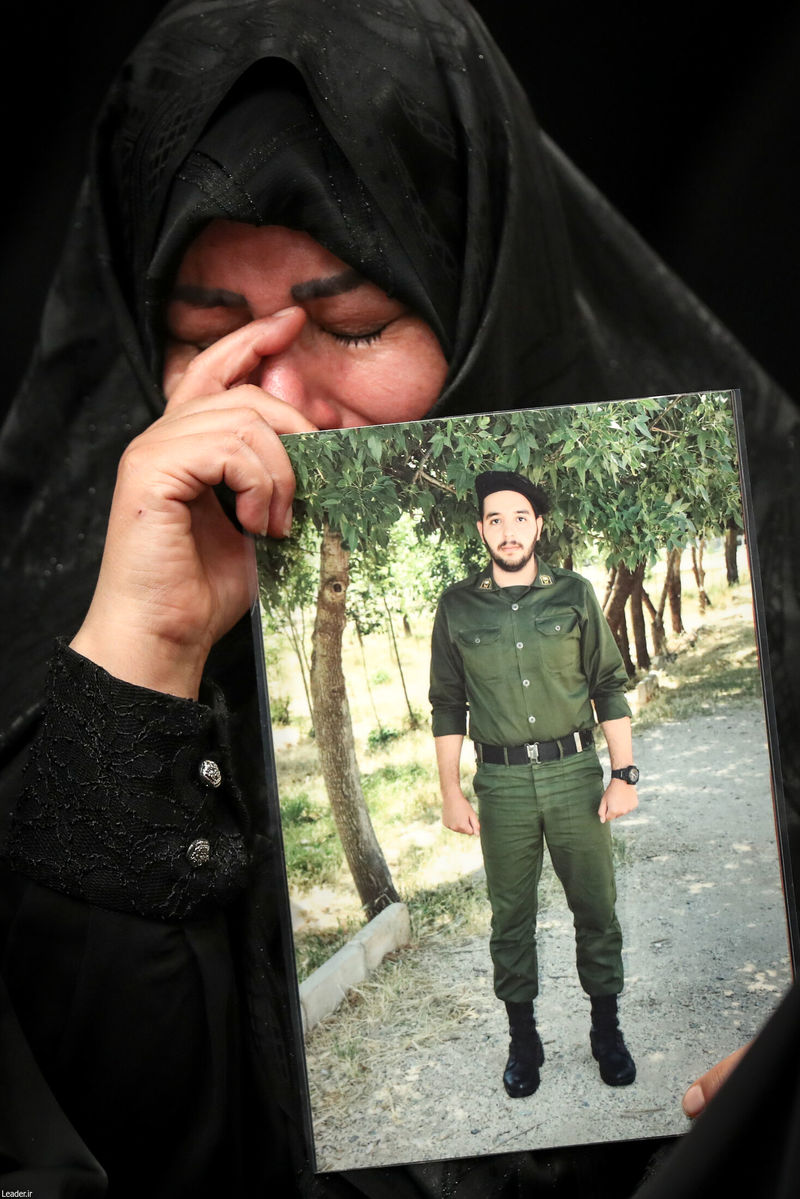 رهبر انقلاب حضرت آیت الله خامنه ای در مراسم بزرگداشت شهدای جنگ تحمیلی اخیر 7-5-1404