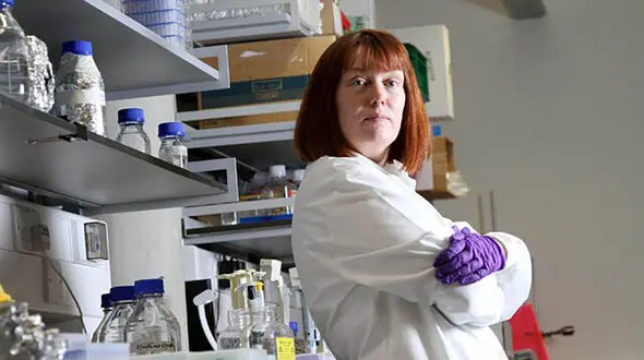 این زن واکسن کرونا آکسفورد را طراحی کرد + عکس