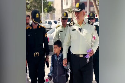 فیلم بدرقه متفاوت دانش‌آموز کلاس دومی / وقتی همرزمان پدر، دست محمد را گرفتند