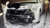 عکس جزغاله شده خودروی میلیاردی در گیلان/ نمایشگاه خودرو آتش گرفت
