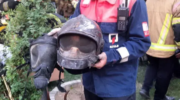 پیکر آتش نشان مفقود در آتش سوزی کارگاه مبل مشهد کشف شد+ جزئیات

