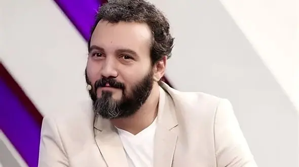 نگاهی به دکوراسیون رستوران لاکچری کامبیز دیرباز در جُردن تهران /از نمای رومی و دیوارهای آینه‌کاری تا افتتاحیه‌ای با حضور رضا رویگری!