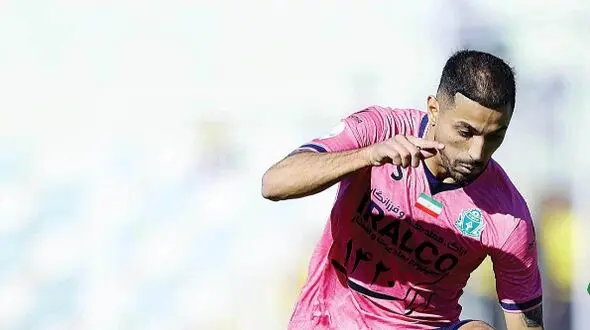 واکنش مهاجم آلومینیوم به خبر توافقش با پرسپولیس