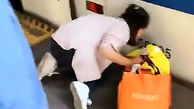 حادثه هولناک برای دختر بچه خاطر موبایل بازی مادر در مترو + عکس