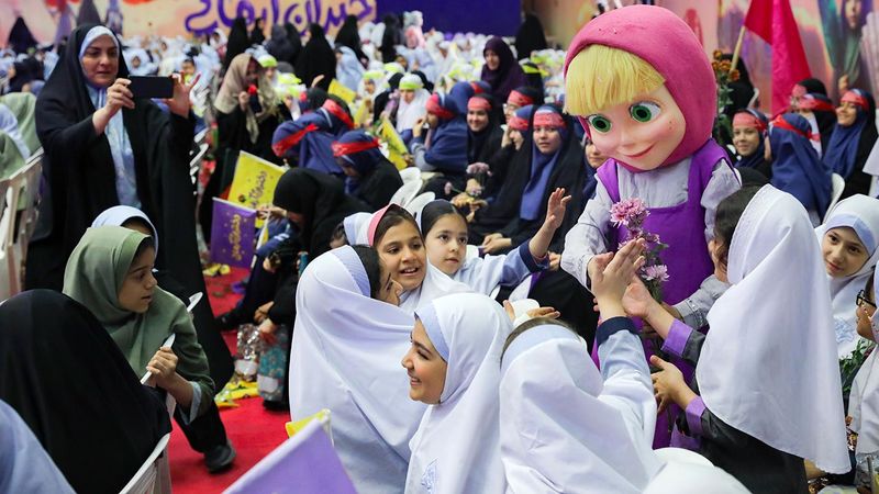 آیت الله سید ابراهیم رئیسی صبح امروز چهارشنبه در آیین گرامیداشت روز دختر و « جشن دختران آرمانی » که در مجموعه 12 هزار نفری آزادی برگزار شد