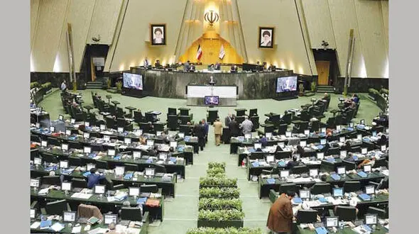 رییس کل بانک مرکزی به مجلس رفت 