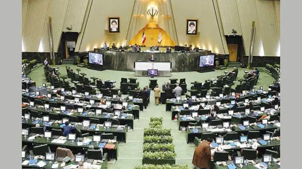 رییس کل بانک مرکزی به مجلس رفت 