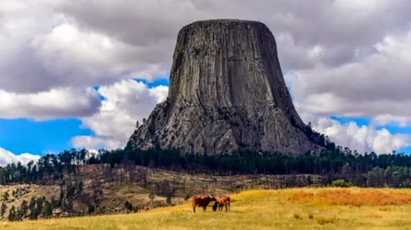 برج شیطان کجاست؟ / این برج حکمران منطقه خود است+ عکس