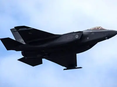 فیلم لحظه انهدام جنگنده F35 بر فراز آسمان ایران