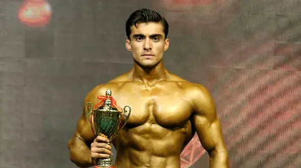 خودکشی هرکول ایرانی در مسافرخانه ! / ظهر امروز در  تهران رخ داد+ عکس