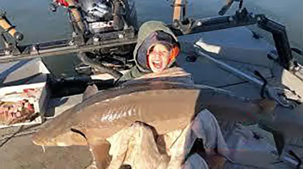 صید یک ماهی کم یاب توسط پسر 9 ساله آمریکایی + عکس