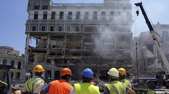 انفجار مرگبار در هتل تاریخی هاوانا / ساختمان ویران شد + عکس