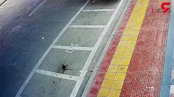 بی دقتی مادر و کنجکاوی دختر بچه تصادف هولناکی را رقم زد + فیلم