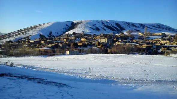 زلزله زدگان خوی در محاصر برف و کولاک سنگین + فیلم تکاندهنده از شرایط سخت روستاهای گرفتار در محاصره برف