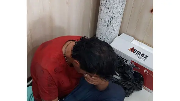 این دزد بدشانس در مدرسه محاصره شد + فیلم گفتگو 