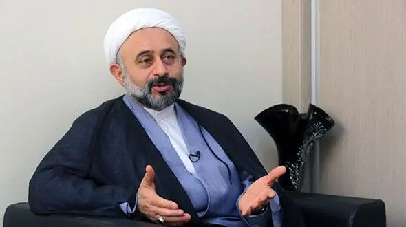 نقویان: تبلیغ دین فقط این نیست که بگویم خانم حجابت را رعایت کن!