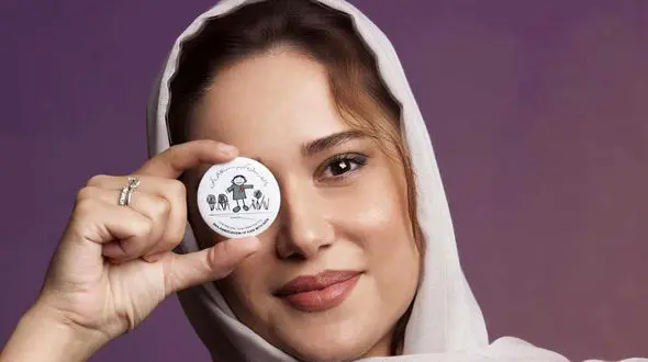 حمله زشت 2 جوان به بازیگر زن معروف در فرمانیه تهران+عکس