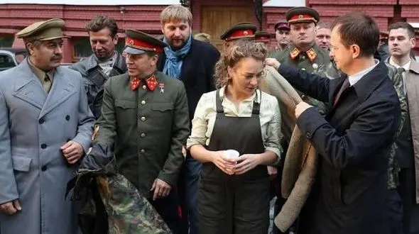 آغاز فیلمبرداری دیدن استالین در میدان سرخ مسکو