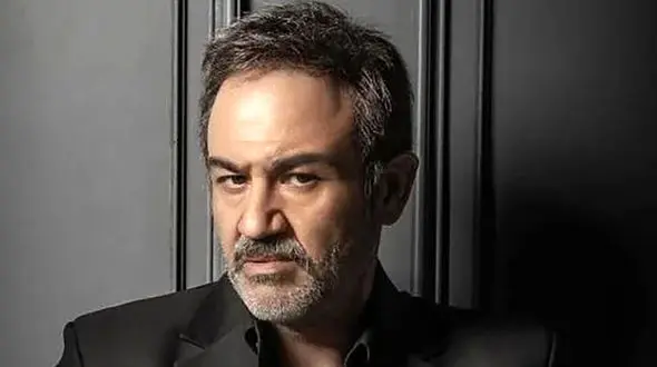 اقدام جنجالی کارگردان؛ چسباندن گوش‌های مهران غفوریان به سرش برای کم کردن برجستگی! +فیلم