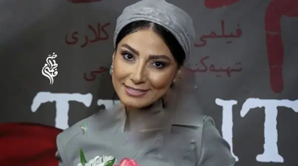 درخشش سمیرا حسن‌پور با اوت فیت طوسی به همراه کیف و کفش از برند ایرانی در اکران فیلم «آدم فروش»/ اصیل،زیبا و باوقا