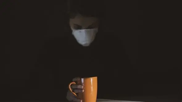 چرا مدام به همسرتان شک دارید ؟ / علل از نگاه روانشناسان